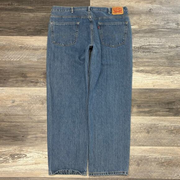 Levi's 550 Mid Wash Blue Mens 42x32 Red Tab Straight Relaxed Fit Denim Jeans EUC - Picture 3 of 12
